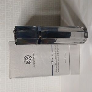 Forever Flawless Titanium Diamond Infused Flawless Serum - 50 ML